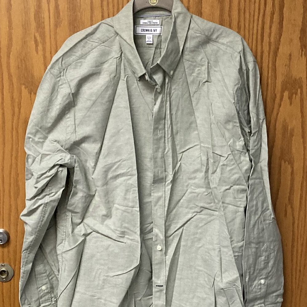 Crown & Ivy green button down shirt